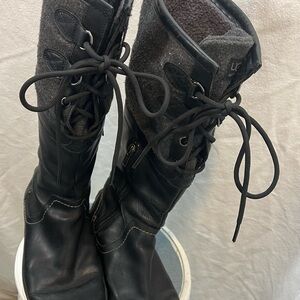 UGG Charcoal and Black Lace-Up Boots genuine leather waterproof